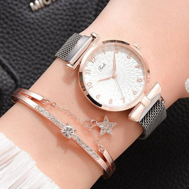 Watch - Luxury Magnetic Quartz Bracelet Watches